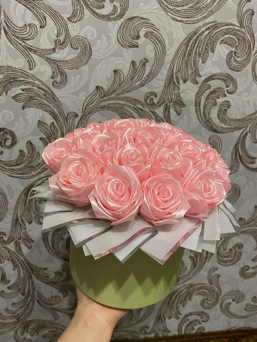 Квіти з атласної стрічки в наявності