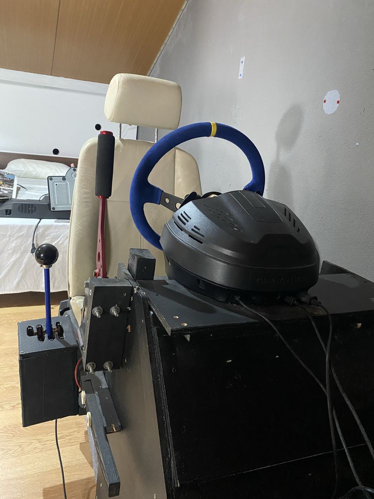 Simulador Thrustmaster T300