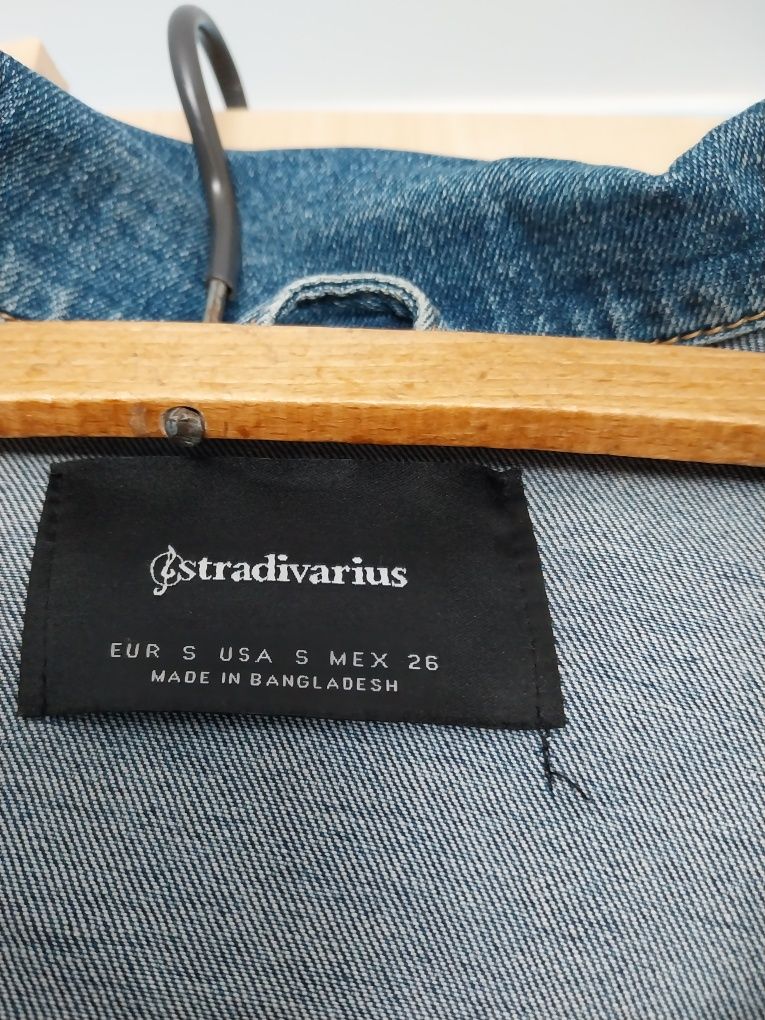 Kurtka damska jeansowa firma Stradivarius