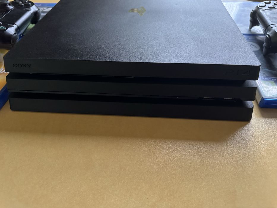 PlayStation 4 pro 1tb