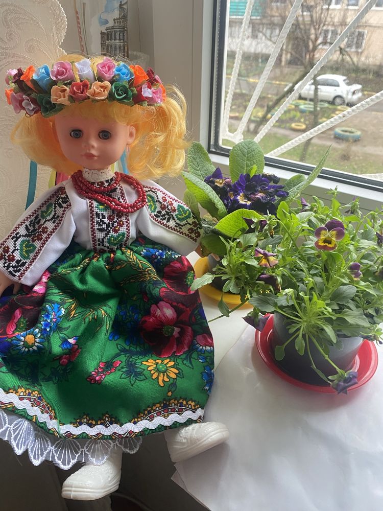 Кукла в вышиванке красивая Украинка национальный костюм