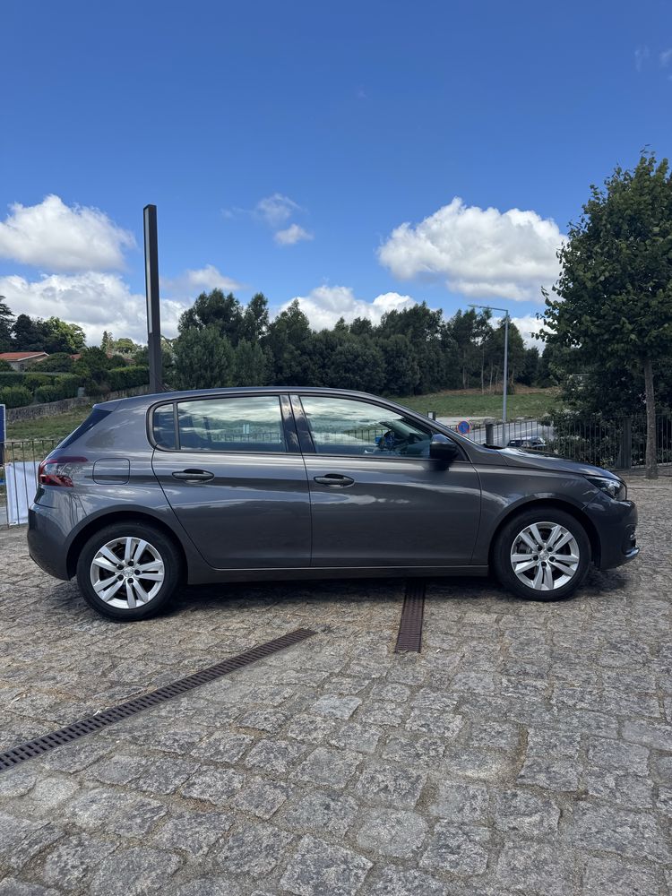 Peugeot 308 1.2 PureTech 130cv – Caixa Automática