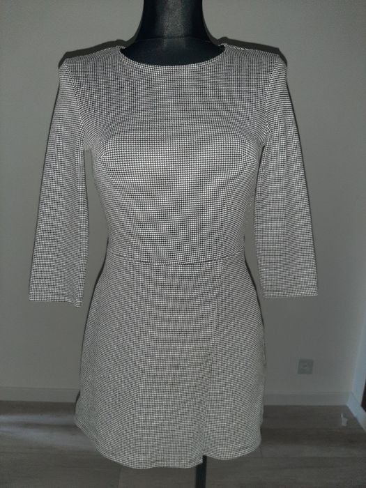 Bershka 34 XS sukienka kombinezon kratka klasyczny