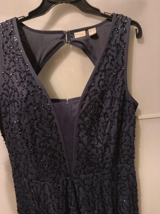 Elegancka sukienka z cekinami