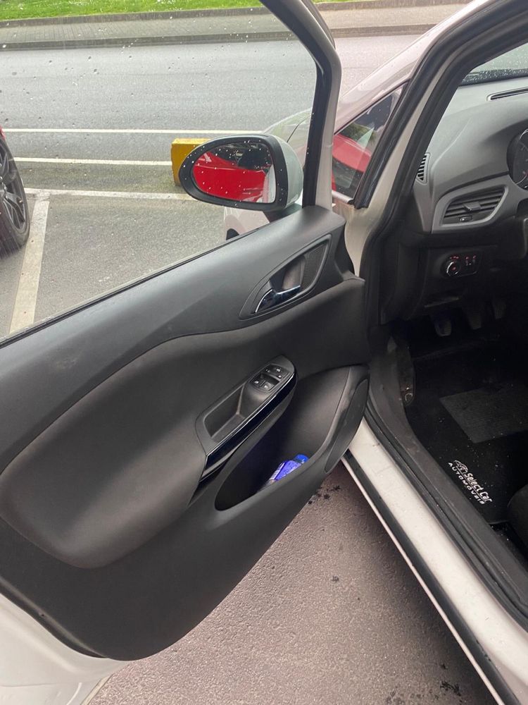 Opel corsa.