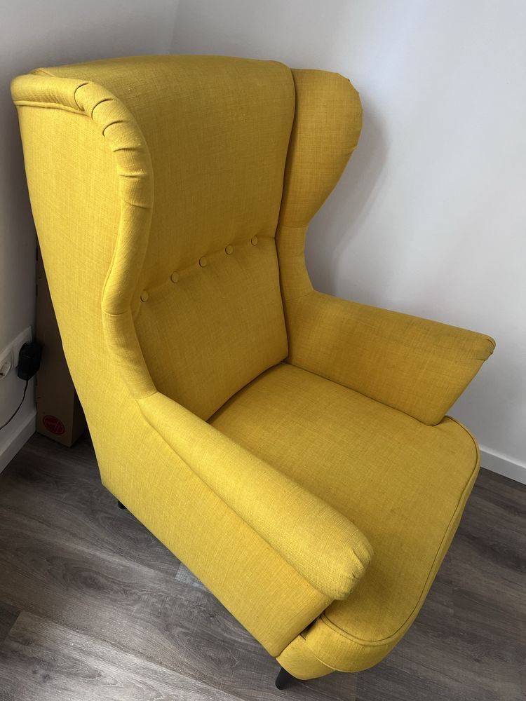 Poltrona Strandmon ikea amarelo