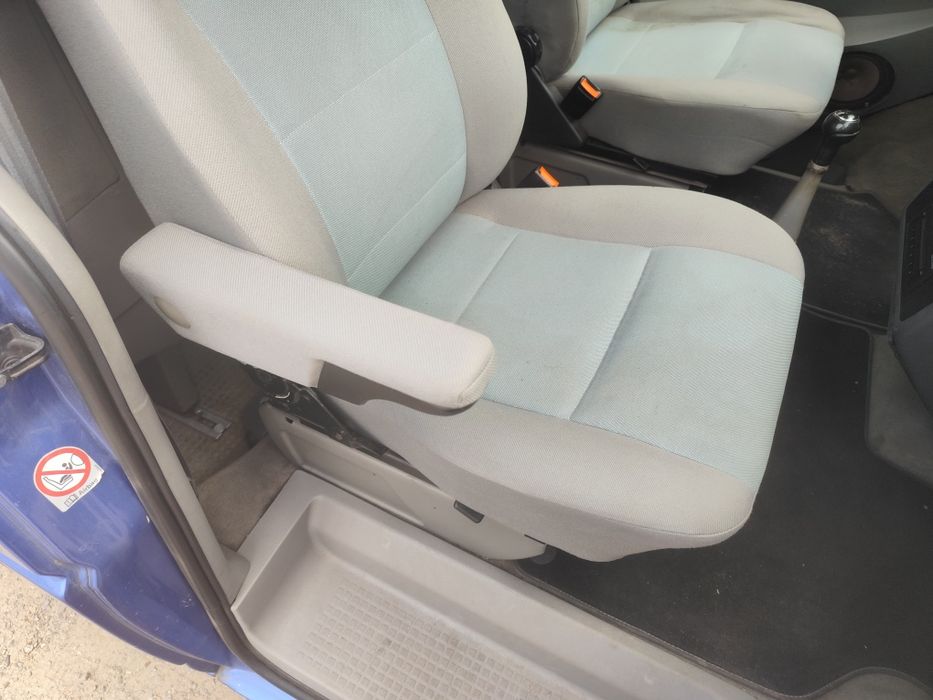 VW Multivan T4 wnętrze fotele kanapa łóżko stolik tapicerka Generation