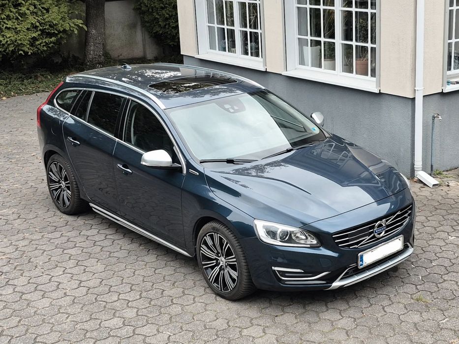 Volvo V60 D6 AWD Plug in Hybrid Summum, BEZWYPADKOWY.