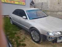 Audi a8 d2 3.7 uszkodzony