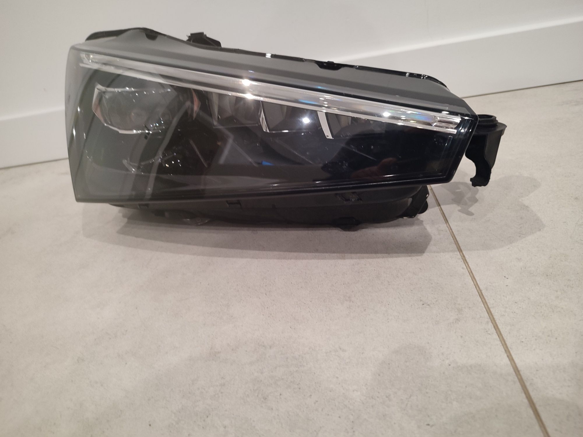 Lampa Reflektor Prawy Przód Skoda SCALA Full Led 19r Oryginał