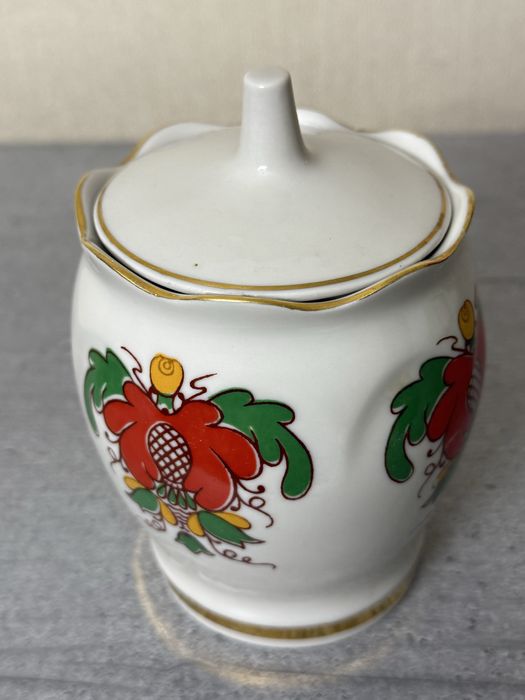 Сахарніца фарфорова радянська