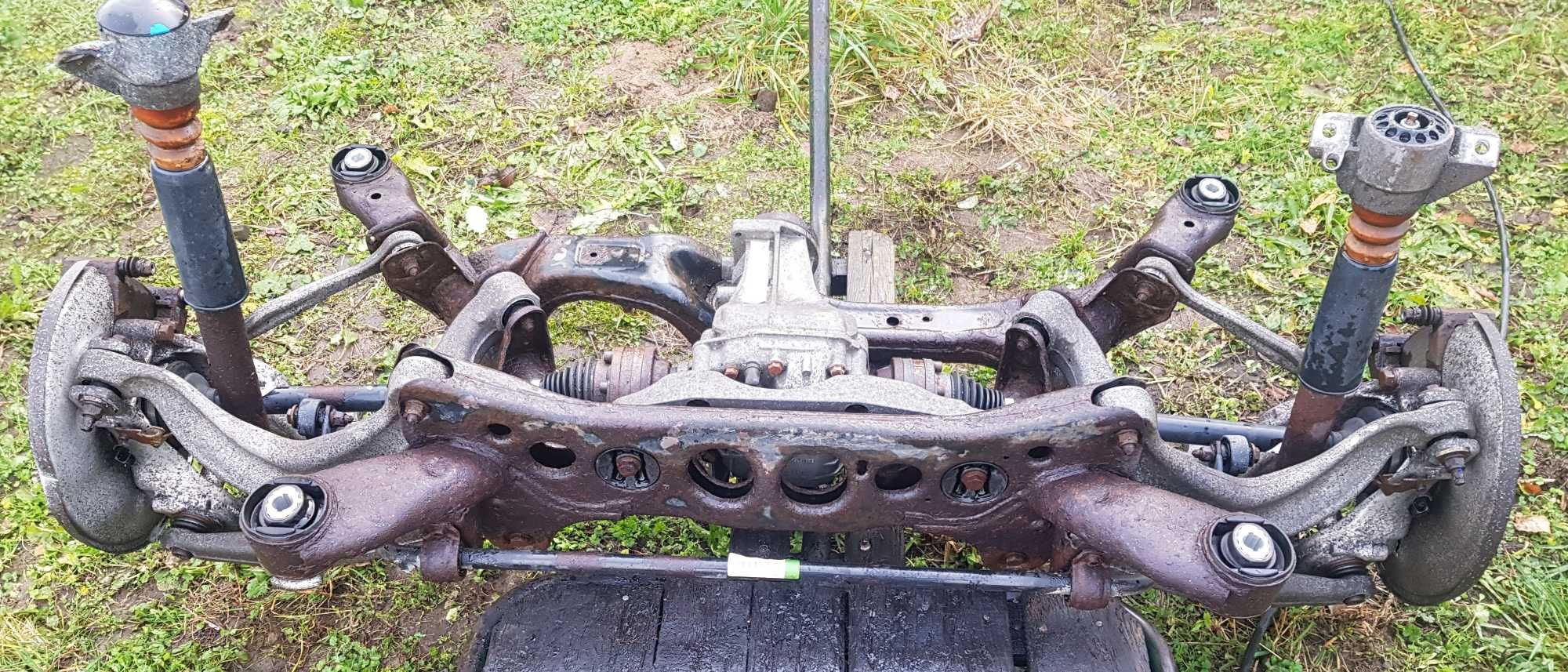 oś tylna sanki belka tył most AUDI A4 B8 QUATTRO 2.0 TFSI komplet