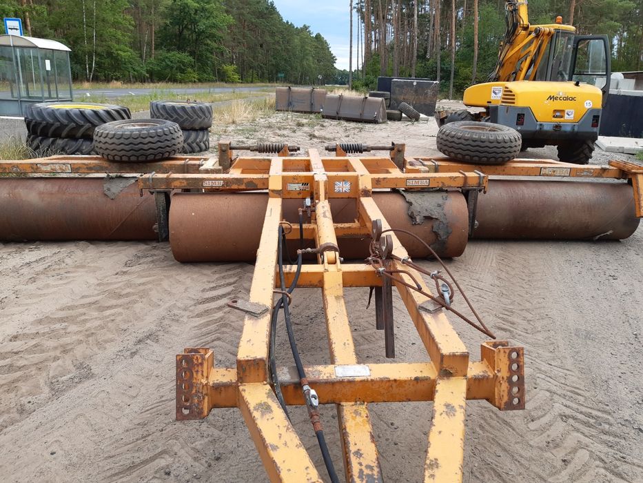 Wał łąkowy po siewny polny skladany ciągany wały agregat 6m gładki