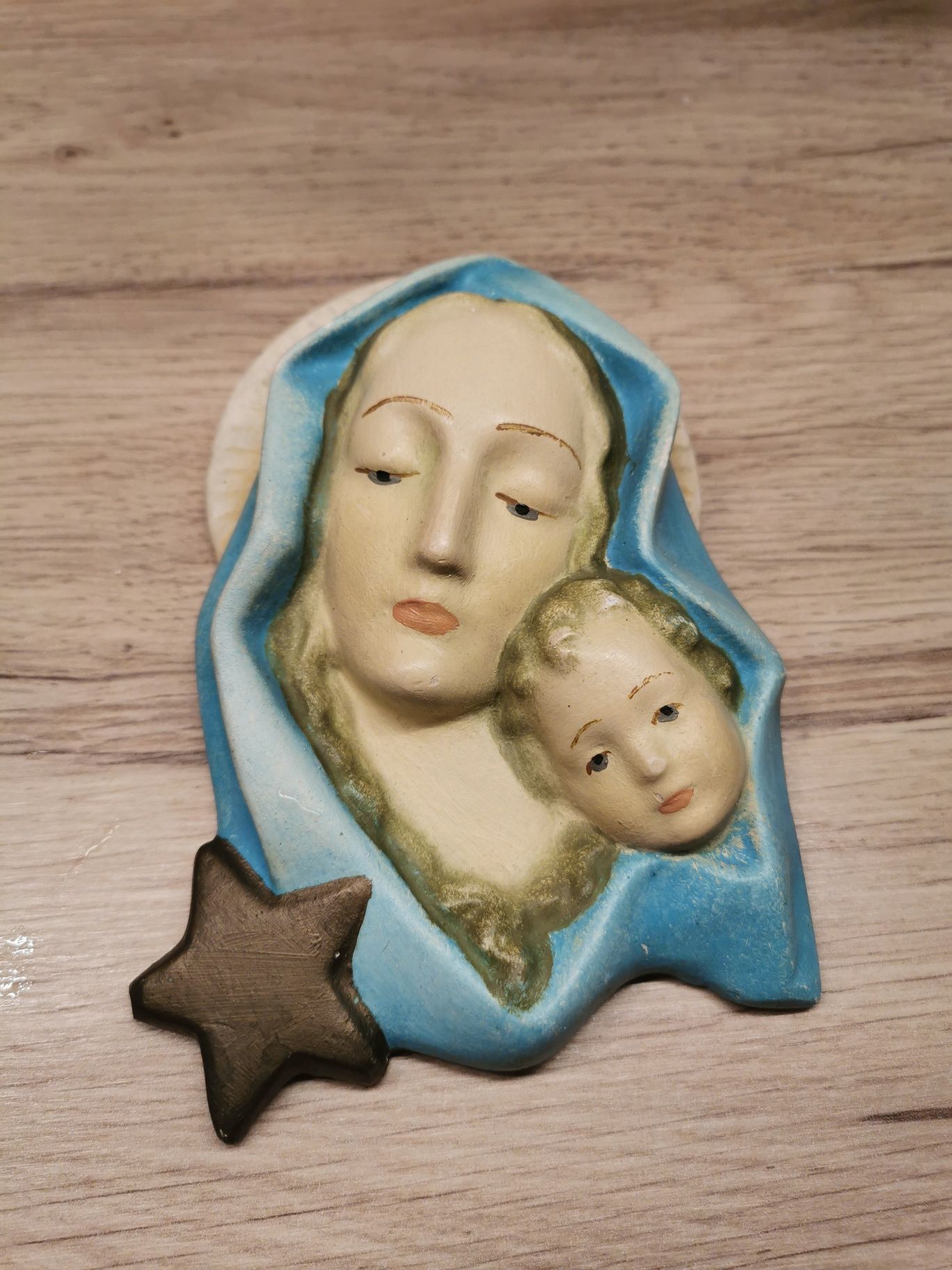 Płaskorzeźba plakietka naścienna Maryja Madonna z Dzieciątkiem gipsowa