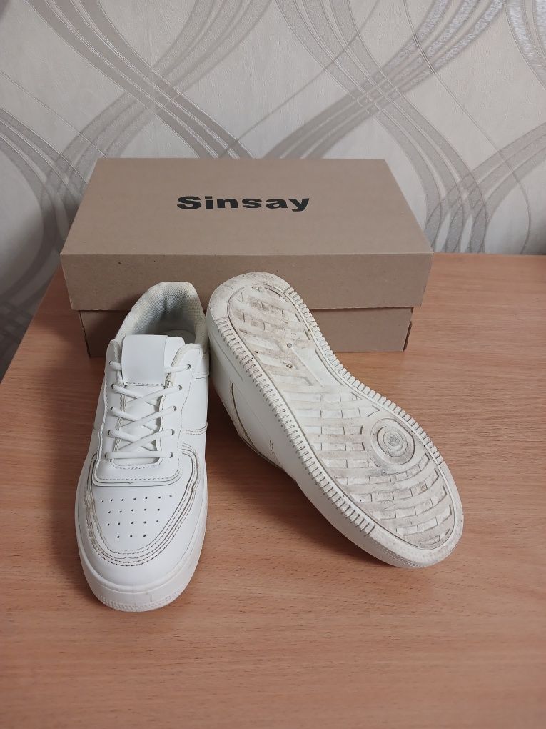Обувь фирмы  "Sinsay"