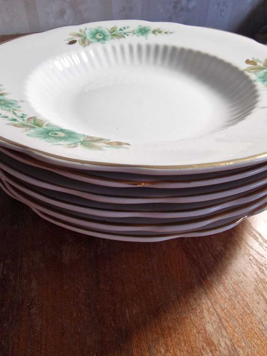 Тарелки селедочницы разные