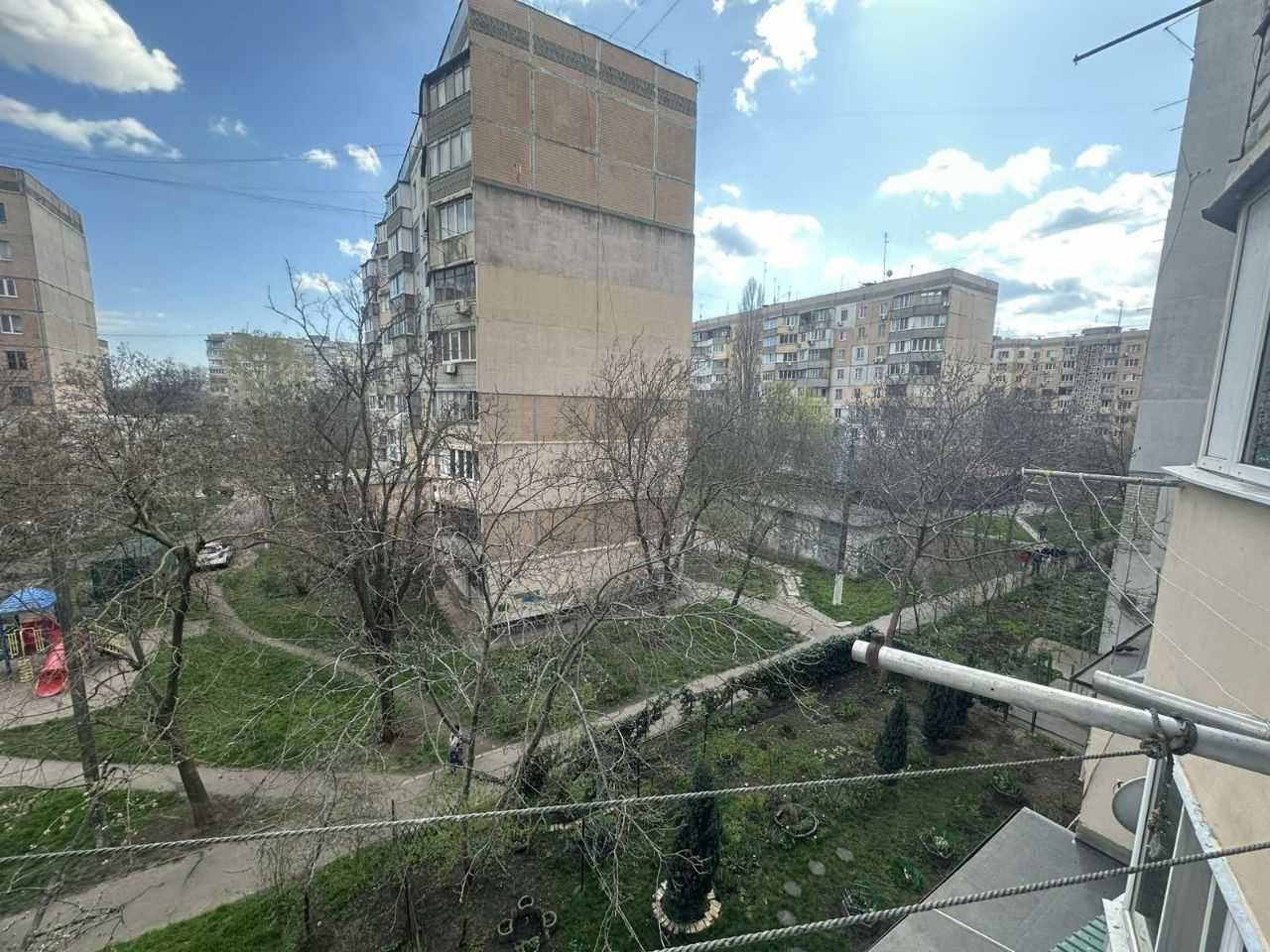 Продам трехкомнатную квартиру г. Одесса Таирово