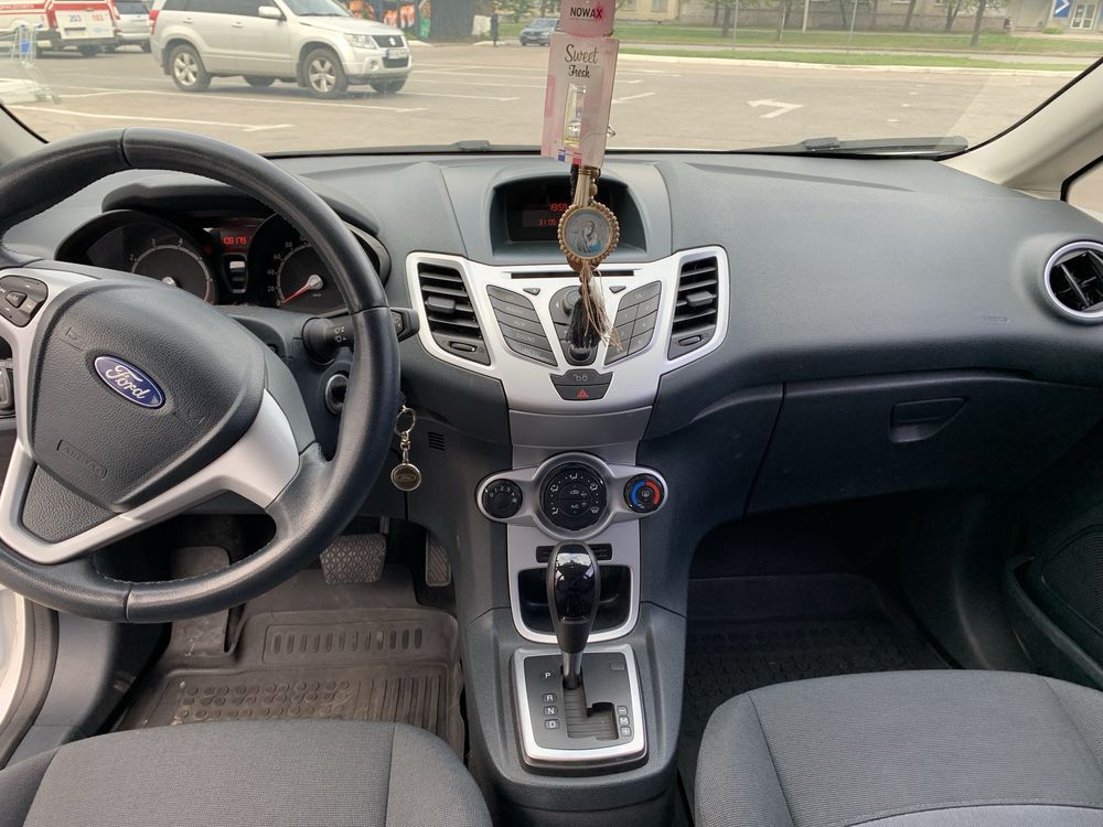 Ford fiesta 1,4 2012 год