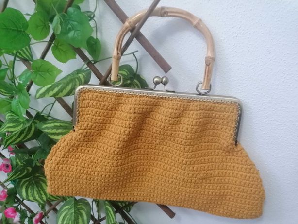 Carteira tricot feita à mão