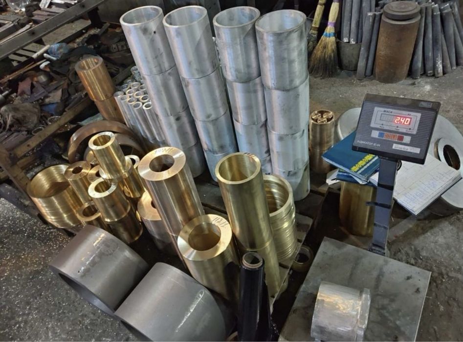 Проточені втулки з міді, бронзи, латуні та латуні на замовлення