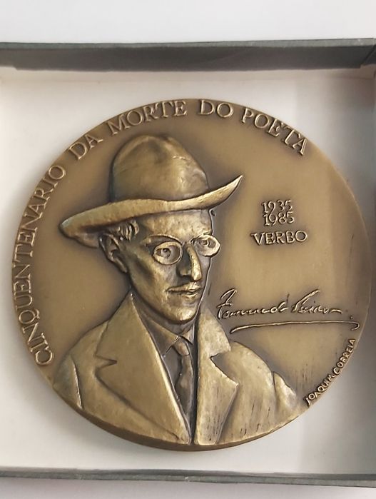Medalhas Fernando Pessoa/D Maria II