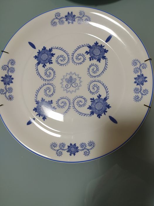 Pratos em louça, imitação louça Viana