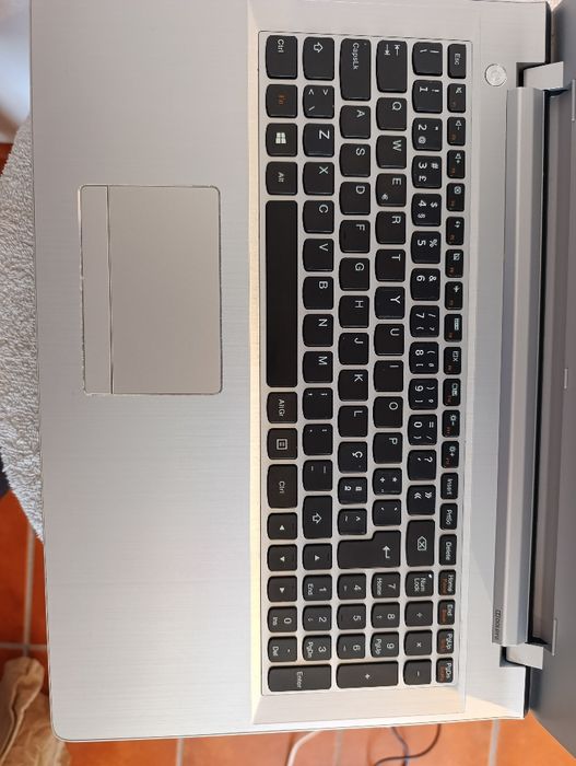 Lenovo Z51-70 (i5-5200U - 8GB RAM - 256GB SSD - GPU R9-M375 2GB)