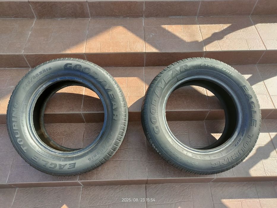 В продаже пара летней резины Goodyear 235.60.16