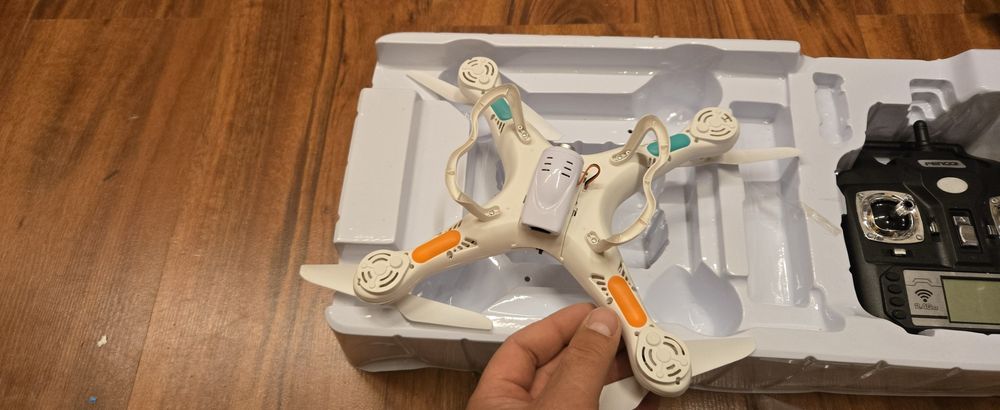 Dron średni do nauki latania syma x5c z kamerą