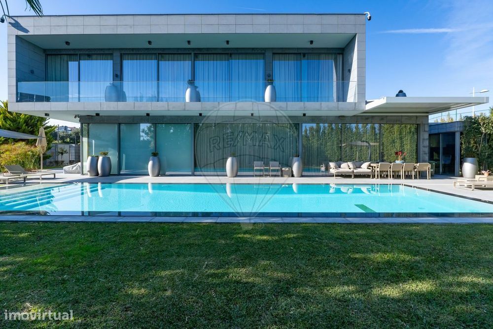 Moradia T4 para venda