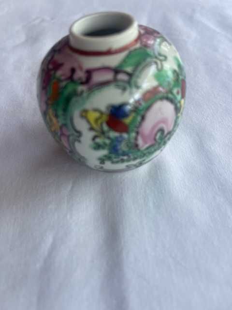 Pote chinês pequeno