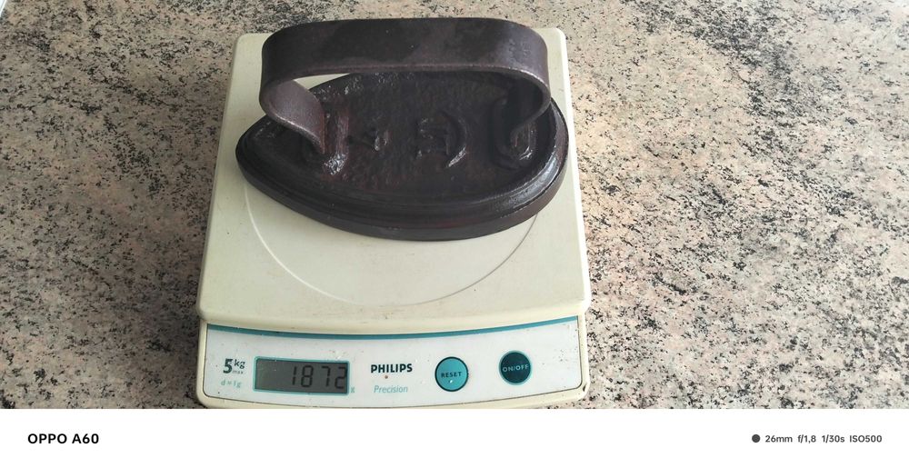 Ferro de passar , antigo