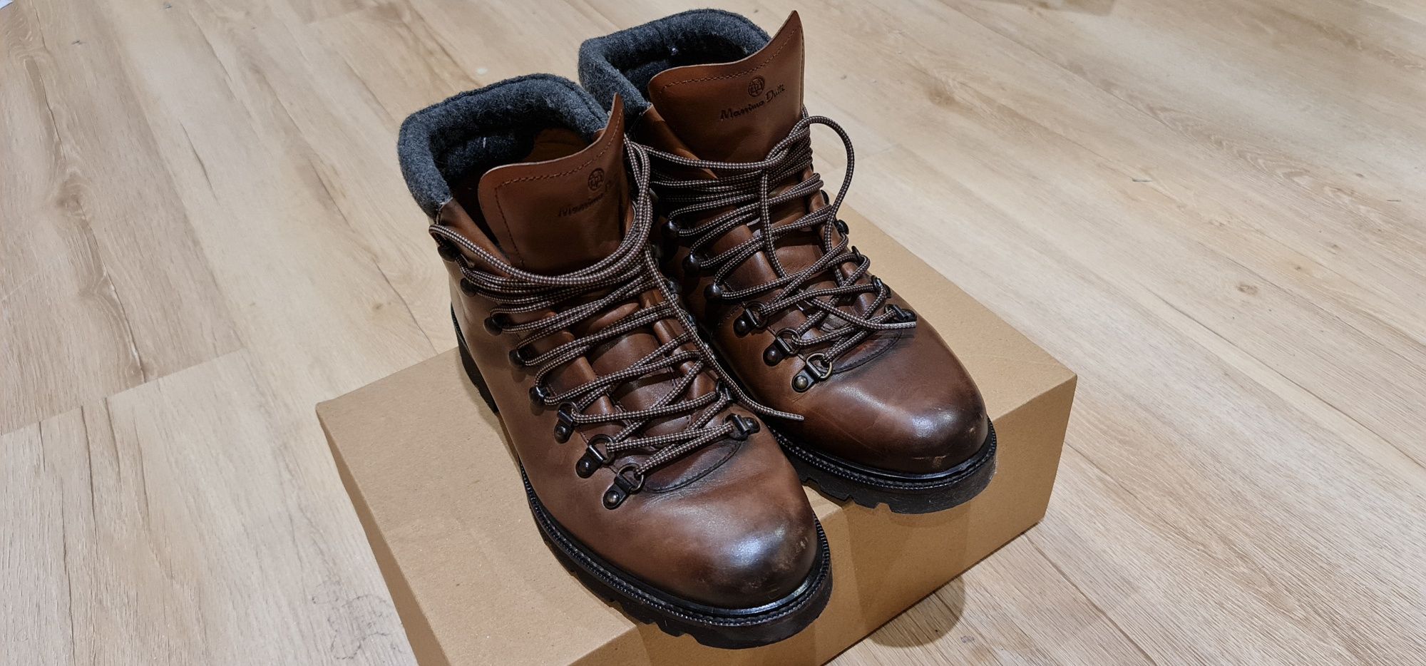 Botas em pele Massimo Dutti n.40 NOVAS