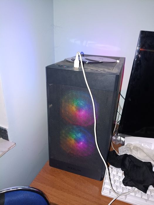 komputer stacjonarny  RGB