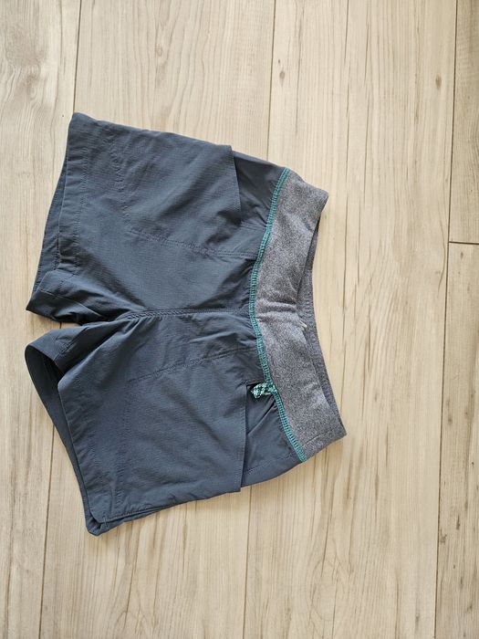 Spodenki krótkie letnie trekking  Quechua 7-8  lat 123-130 cm bdb