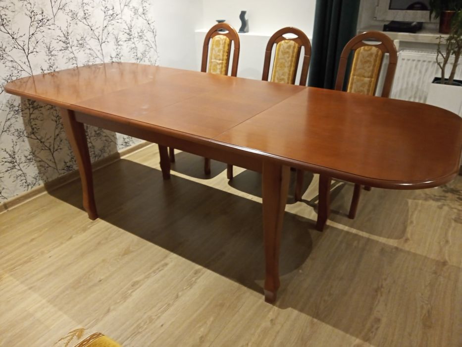 Sprzedam stół rozkładany i 6 krzeseł