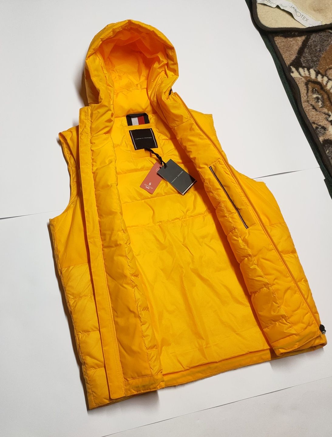 Bezrękawnik Tommy Hilfiger kamizelka męska żółta pomarańczowa r. M
