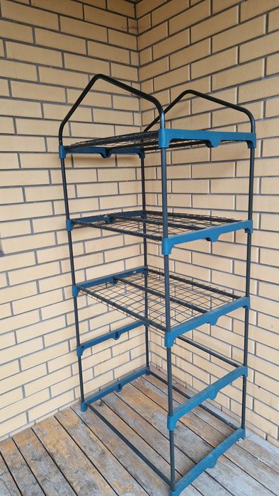 Теплиця з полицями та чохлом