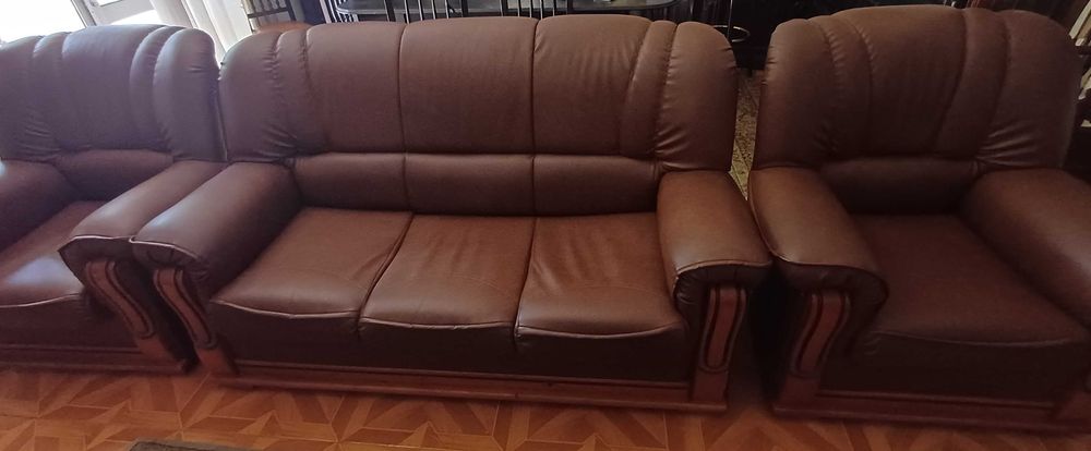 Conjunto de Sofás em Pele Genuína