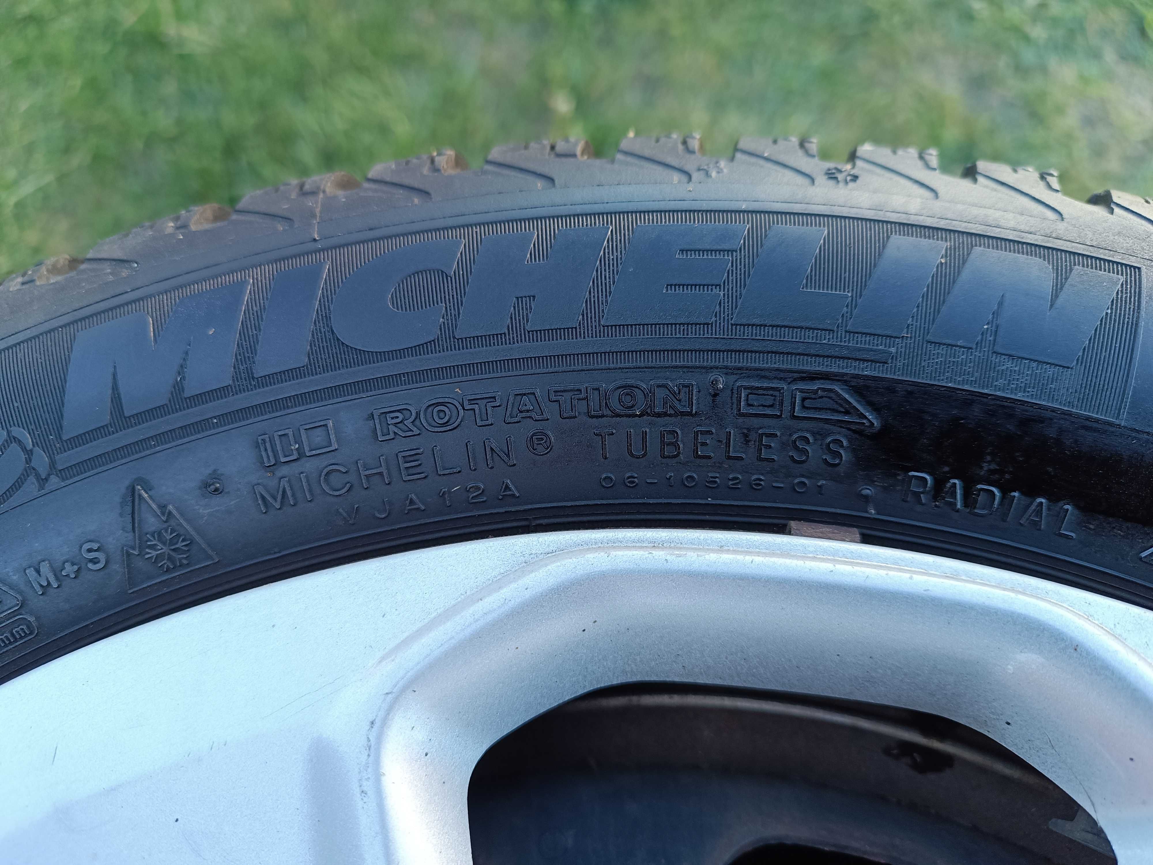 Opony i felgi zimowe Michelin 195/50 R15 stalówki z kołpakiem ford