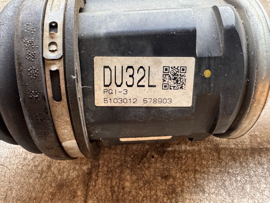 Піввісь передня ліва