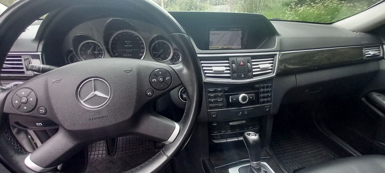 Mercedes-Benz E250