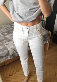 Białe spodnie sztruksowe z kieszeniami rozm. 36 H&M