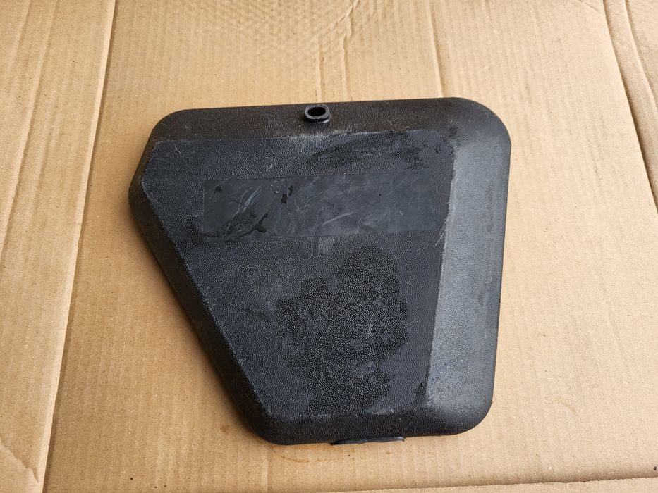 Schowek boczny puszka boczek Romet Ogar Komar Oryginał PRL dekiel