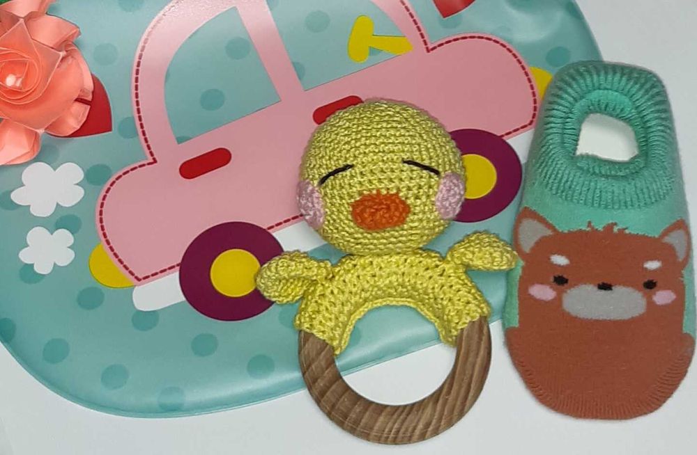 Дитячі товари, іграшка, носочки, набір для немовля, слюнявчик