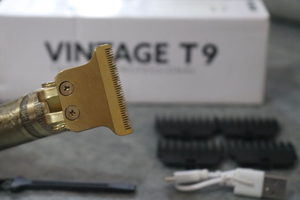 Máquina de Barba, Cabelo e Pelos T9 – USB com 4 Pentes