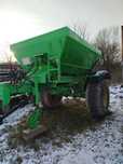 Sprzedam rozsiewacz do wapna Gustrow D046