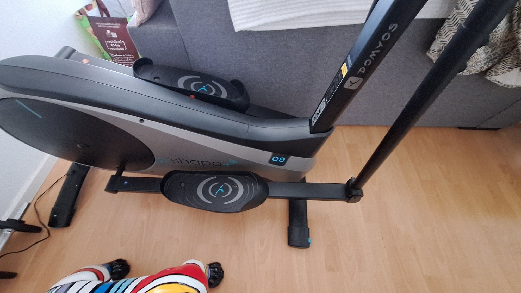Elíptica E-SHAPE+ Domyos em excelente estado