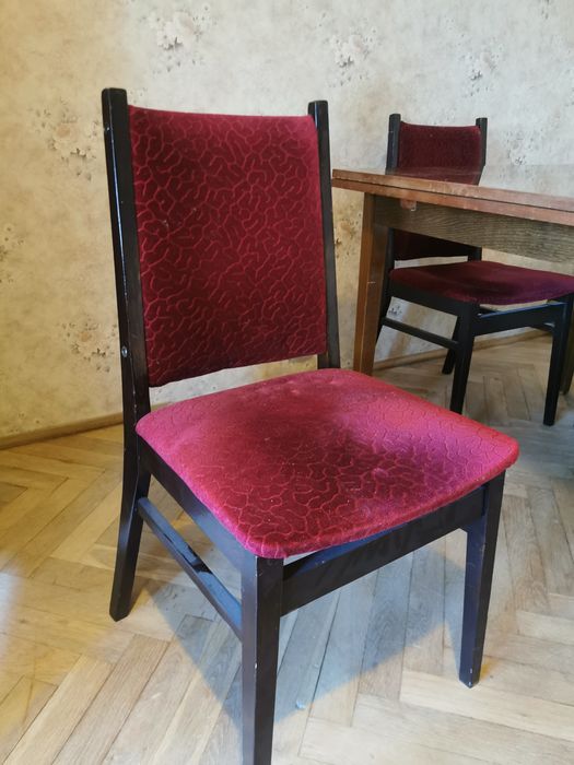 Stół do jadalni i 4 krzesła z czasów PRL