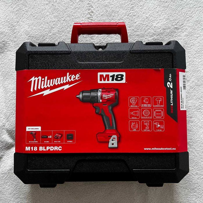 Аккумуляторная ударная дрель-шуруповерт MILWAUKEE (BLPDRC-202C)